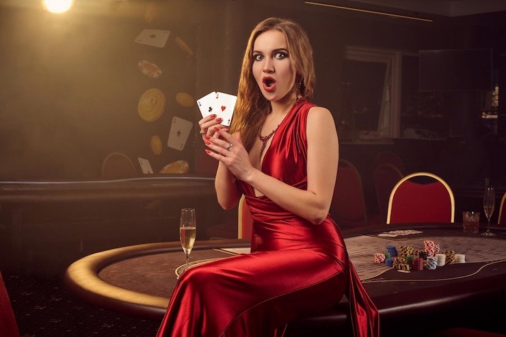 Dealer profesional dengan papan Monopoly Live raksasa di studio api 888